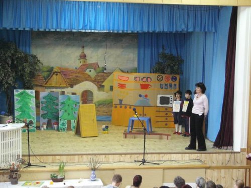 Hraje celá dědina aneb S veselou myslí na nesmysly. - 18.3.2006